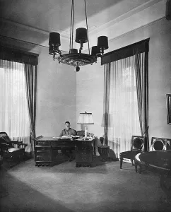 Braune: HITLER/MUNICH OFFICE/30