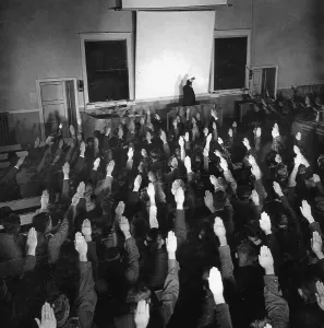 Walther: Hitler salute in the lecture hall, 1930s