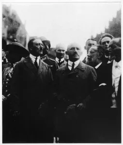 Deutscher: HITLER WITH STREICHER