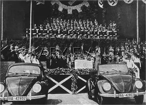 Wagen: HITLER AT VW FACTORY