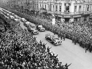 Reichskanzlei: Hitler on the way to the Reichskanzlei