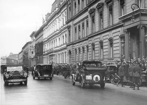 Cheering: Hitler on his way through Wilhelmstrasse in Berlin, 1931