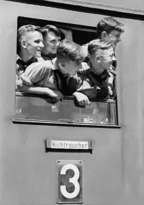 Hitlerjugend: Hitlerjugend on excursion, 1937
