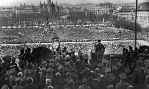 Annexation: Hitler's speech on Heldenplatz, 1938