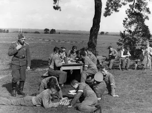 Recreational: HJ group during leisure time in a military training camp