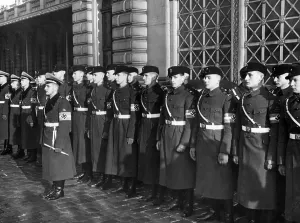 Lehrter: HJ group after returning from Japan at the Lehrter Bahnhof