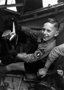 Yoke: HJ-member in the cockpit of a Luftwaffe plane, 1941