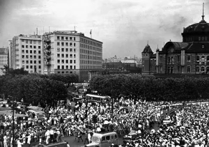 Marunouchi: HJ members march through Tokyo, 1938
