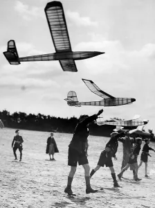 Aerodrome: HJ members with model aircrafts, 1935