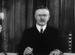 Schacht: Hjalmar Schacht, 1933