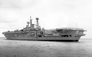 Decks: HMS Ark Royal R07