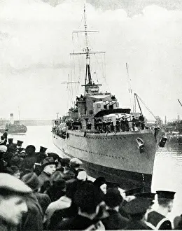 Approaching: HMS Cossack returns with rescued British sailors, WW2