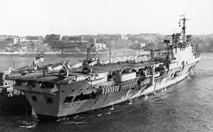 Angled: HMS Eagle R05