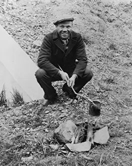 Recessions: Hobo, Lou Ambers, cooking over a campfire ?