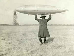 Auxiliary: Holding up the R101