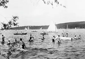 Kayak: Holiday at the seaside, 1929