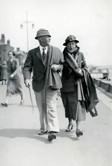 Strolling: Holidaymaker Couple, Lowestoft, Suffolk