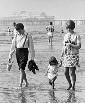 Holidaymaker: Holidaymakers in Blackpool, Lancashire