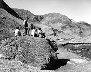 Honister: Holidaymakers in Honister Pass, Lake District, Cumbria, Engl