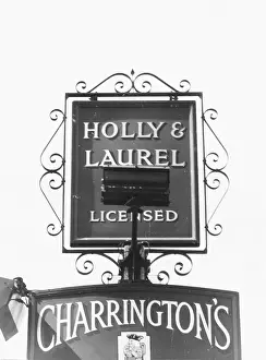 Christmassy: HOLLY AND LAUREL SIGN