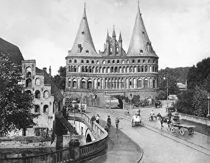 Holsten: Holsten Gate in Luebeck, 1911