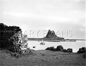 Northumbria: HOLY ISLAND CASTLE