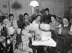 Bobbin: Home work in the Erzgebirge, 1941