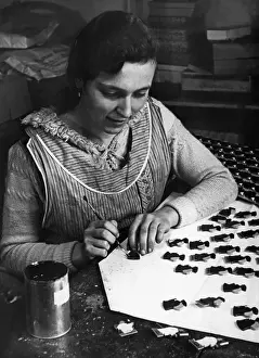 Decorate: Home work in Germany, 1934