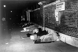 Sleepers: HOMELESS SLEEP IN STREET
