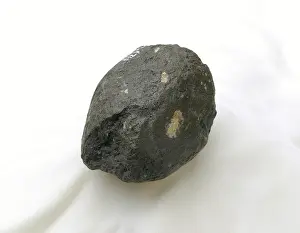 Olduvai: A Homo habilis hammerstone