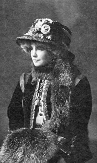 Leonora: The Hon. Sylvia Brett