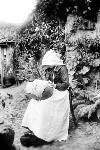 Honiton: Honiton, Lace Maker (Mrs Freeman) 1907