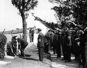 Outbreak: Honoring of fallen soldiers, 1939