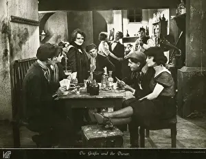 Gramophone: Hoodlums pub in Berlin, 1929
