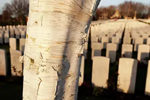 Lutyens: Hooge Crater CWGC