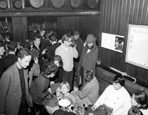 Hoop: THE HOOP BAR SCENE