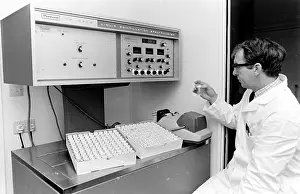 Knob: Horse doping tests in a laboratory, Newmarket