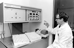 Knob: Horse doping tests in a laboratory, Newmarket