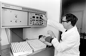 Knob: Horse doping tests in a laboratory, Newmarket