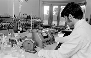 Knob: Horse doping tests in a laboratory, Newmarket