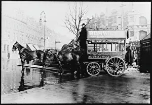 Muswell: HORSE-DRAWN BUS LONDON