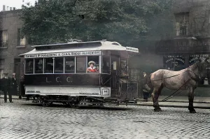 Undertakers: Horse-Drawn Tram (1913)