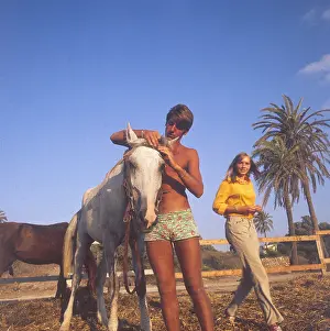 Horsey: HORSEY COUPLE