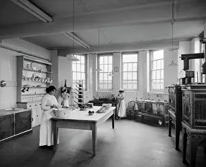 Dollis: Hospital kitchen