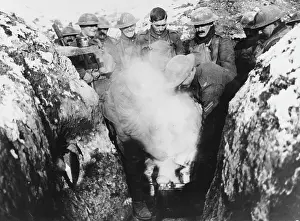 Mealtime: Hot stew in the trenches 1917