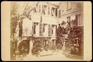 Sunlit: HOTEL COURTYARD
