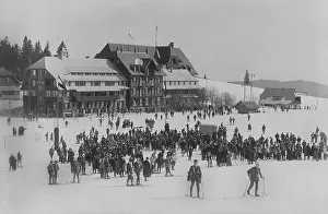 Skiers: The Hotel Feldbergerhof with many skiers