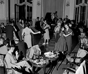 Kafka: Hotel Pupp - dance - entertainment