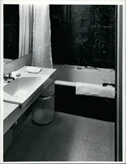 Bathrooms: Hotels - Resorts - Roller Coaster - Theme Parks
