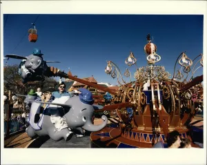 Dumbo: Hotels - Resorts - Roller Coaster - Theme Parks